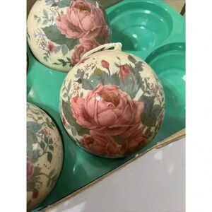 Vintage Dillard's Trimmings Round ORNAMENTS (4) Cream With Roses Balls w Org Box